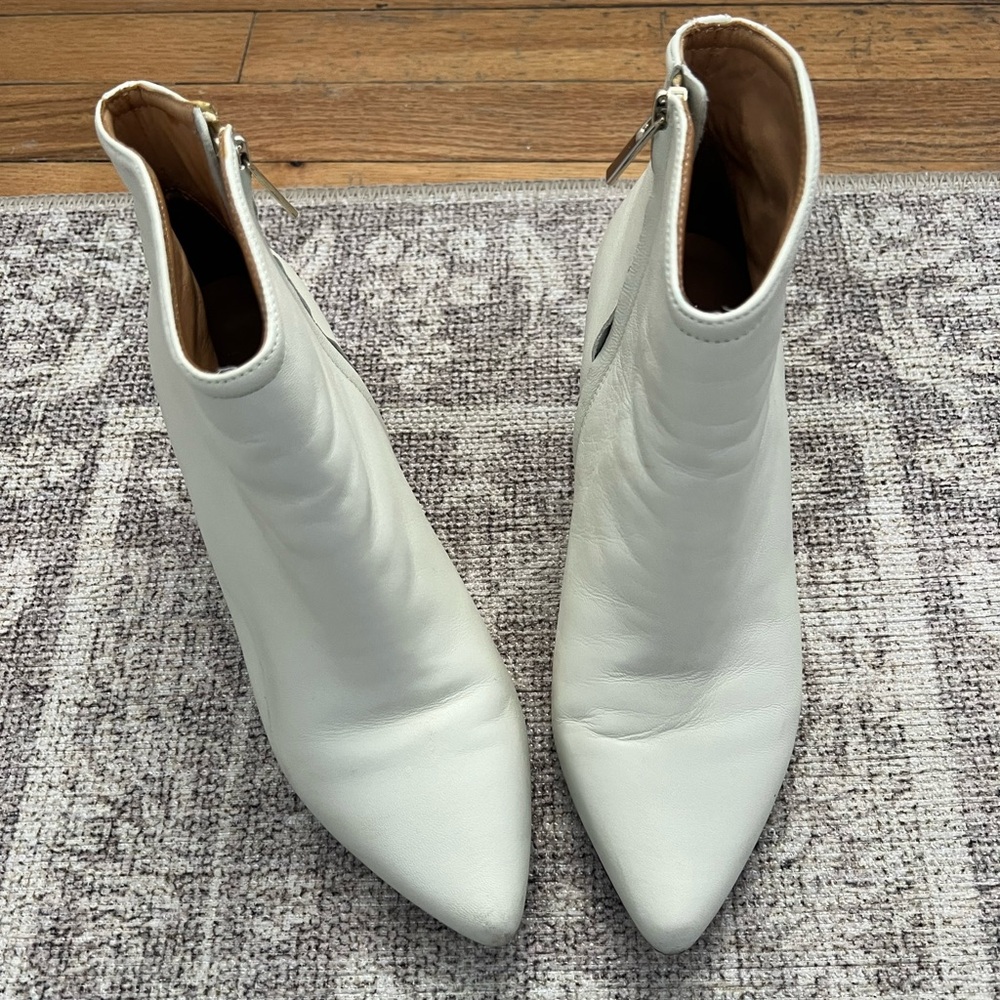 Anthropologie joie white ankle boots - size 38 women’s 7.5 white